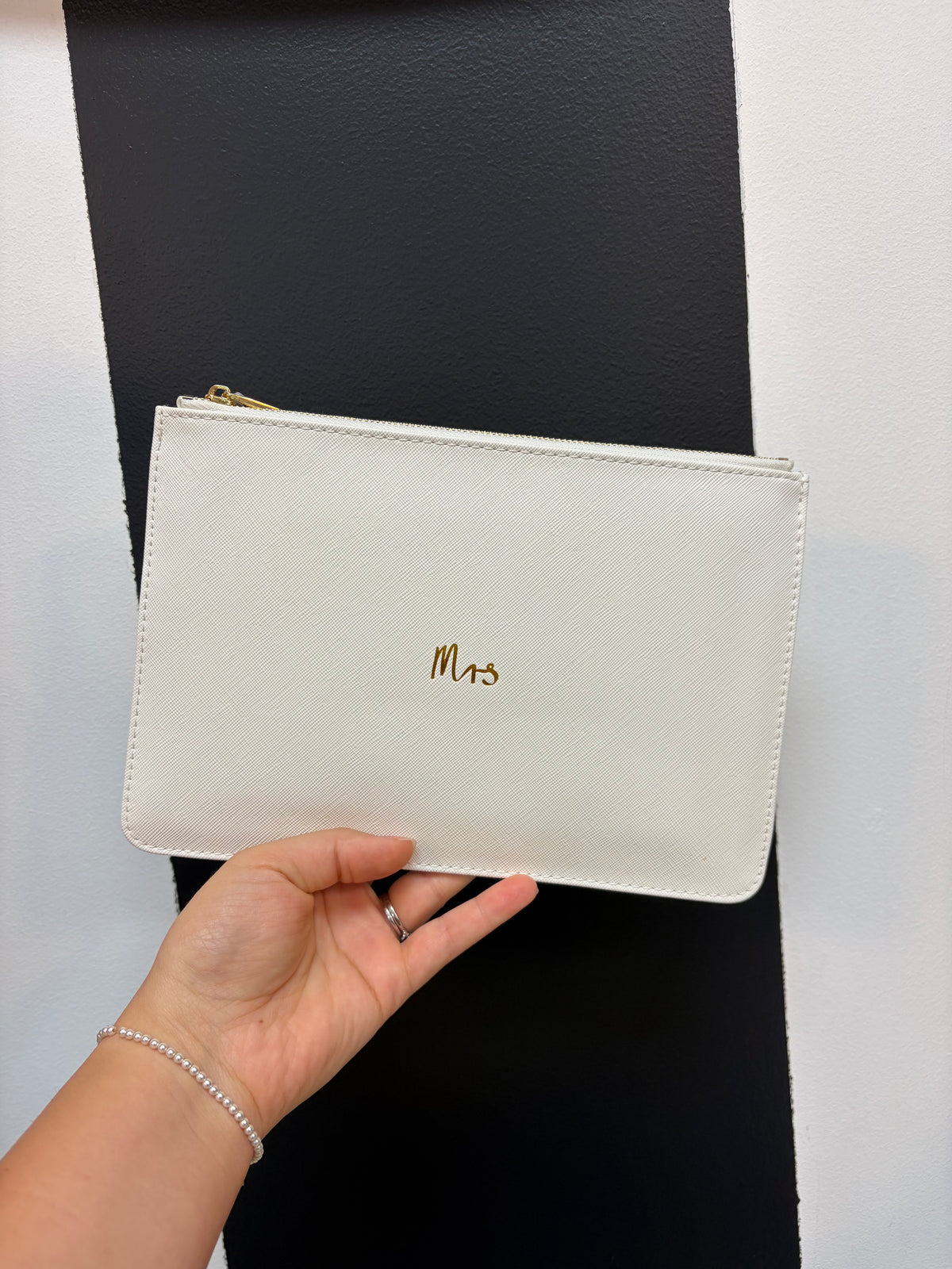 MRS. The Perfect Pouch