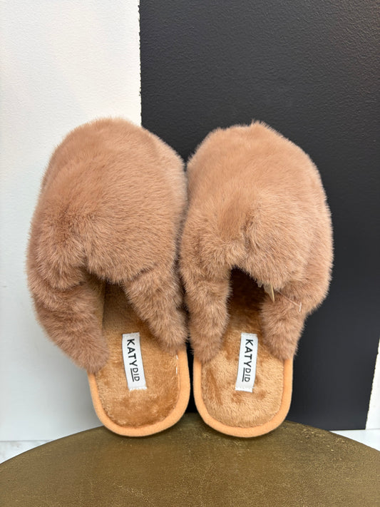 Tan Faux Fur Jumbo Slippers M/L