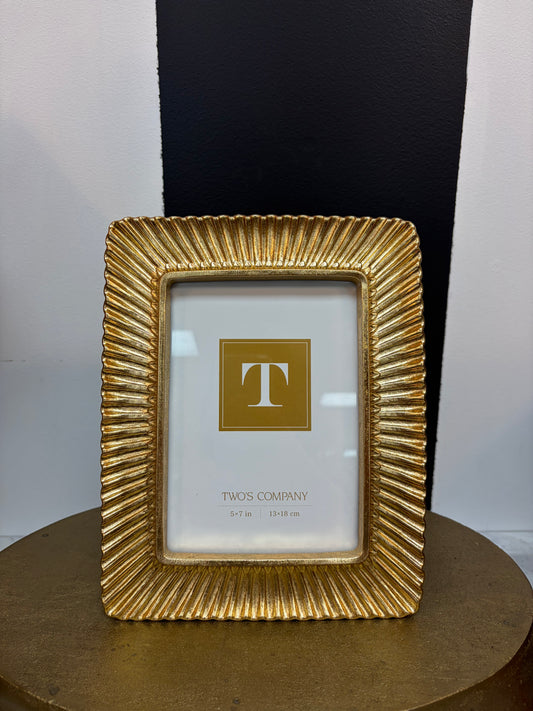 Gold Scallop 5x7 Picture Frame