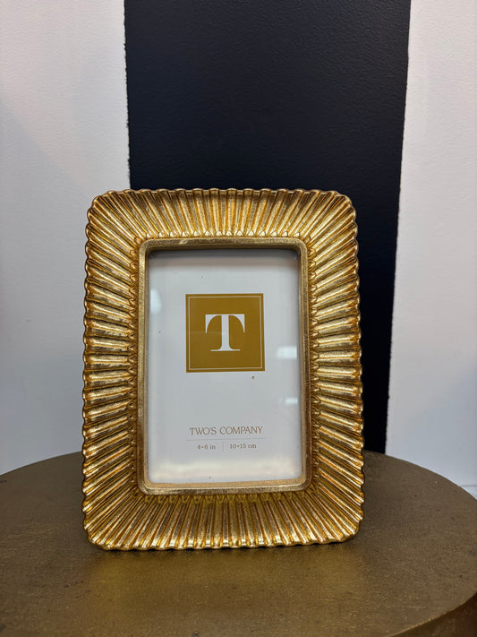 Gold Scallop 4x6 Picture Frame